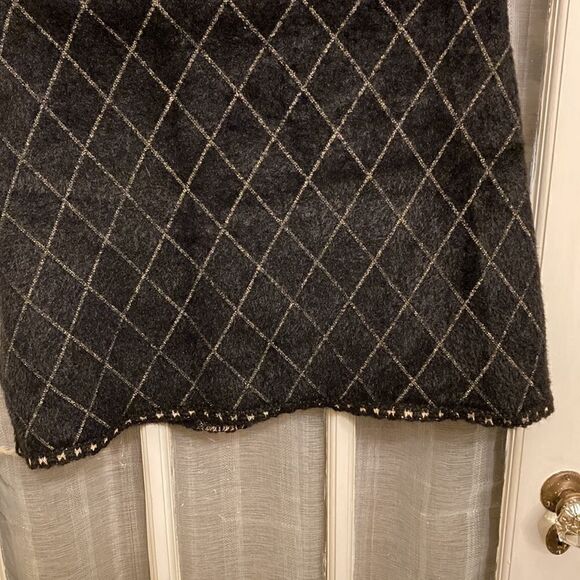 Rihoas Black and Gold Fuzzy Sweater Skirt - Picture 9 of 16